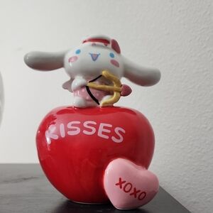 ✨️❤️🩷NWT CINNAMOIN ROLL VALENTINES CERMANIC/ BLUESKY CLAYWORKS ❤️✨️